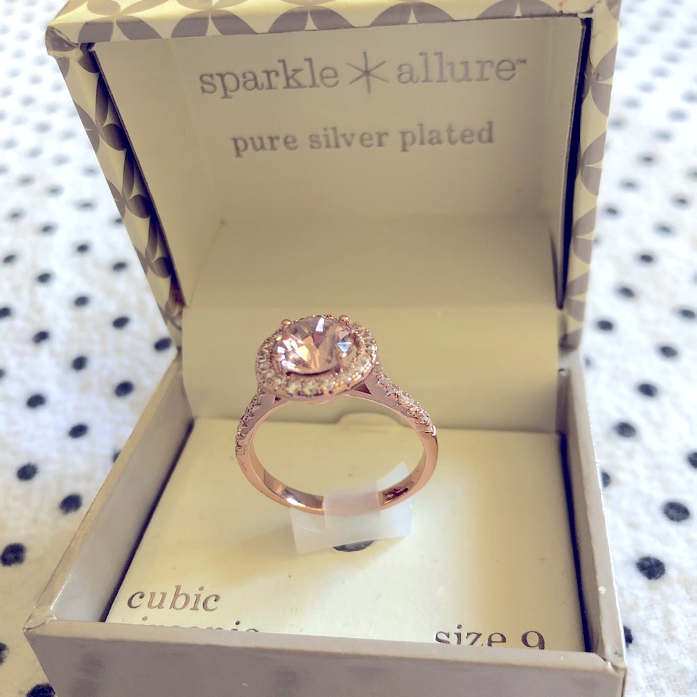 beautiful ring, rose gold, size 9, brand new